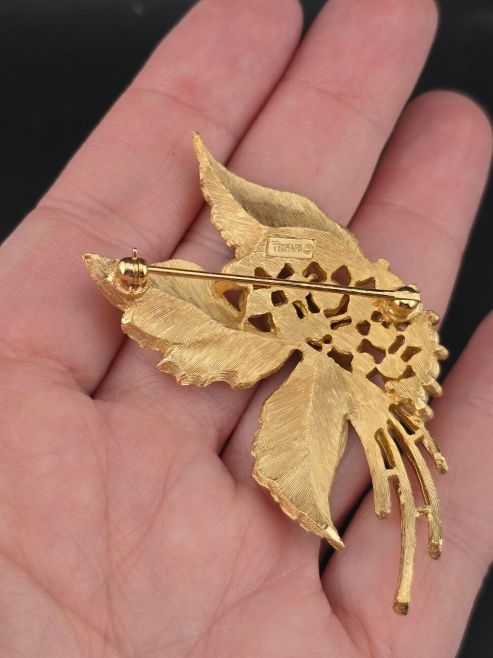 Crown Trifari Grape Leaf Brooch Gold Tone With Faux Pearls Rhinestones READ - Picture 6 of 10